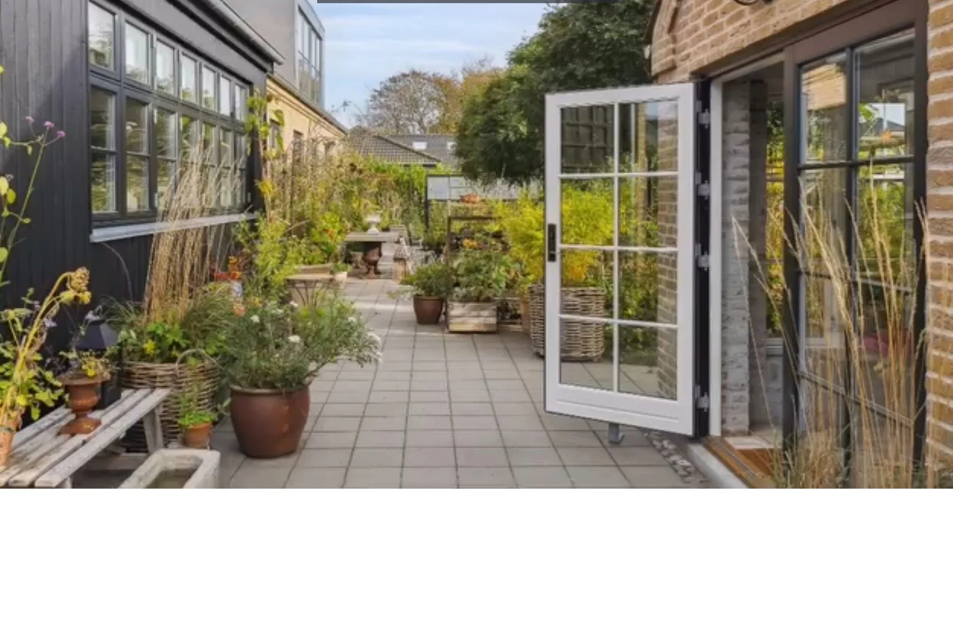 Gårdmiljø ved villa i Hjørring — Yderskov Arkitekter
