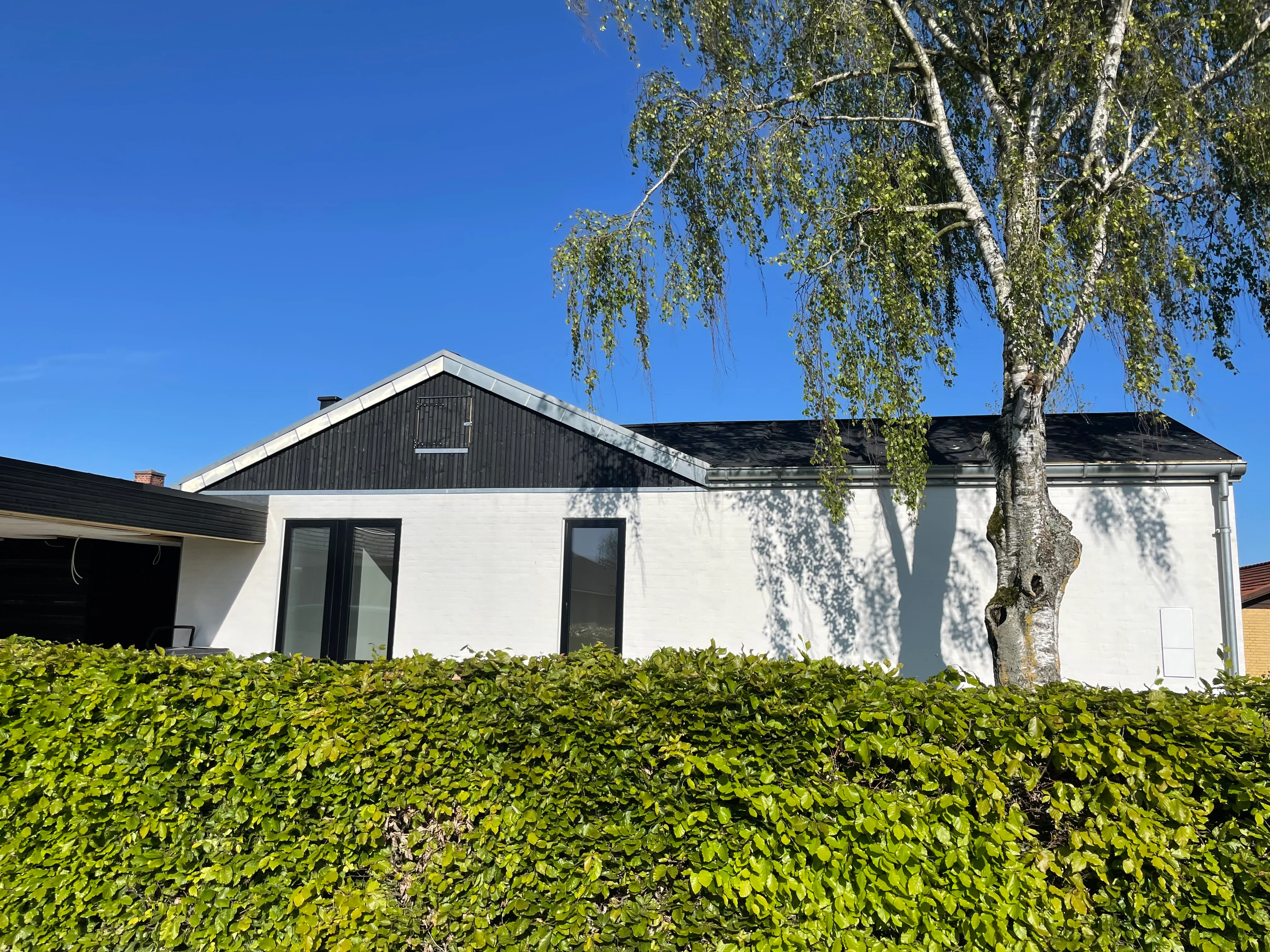 Moderniseret 50er-villa, haveside, Brønderslev — Yderskov Arkitekter